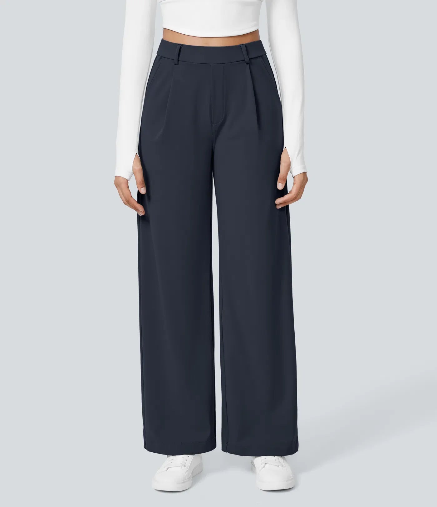 Pantalon tailleur ALERA Flex™ DayStretch à taille haute, coupe droite, avec poches pratiques.