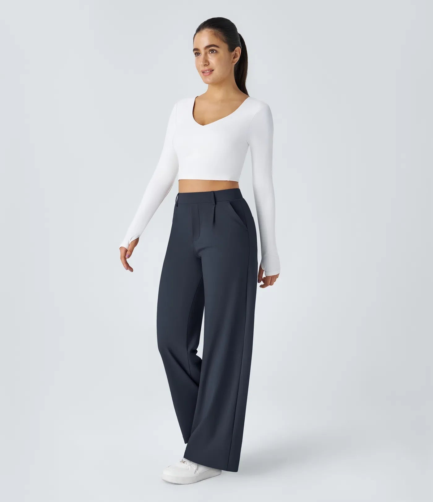 Pantalon tailleur ALERA Flex™ DayStretch à taille haute, coupe droite, avec poches pratiques.