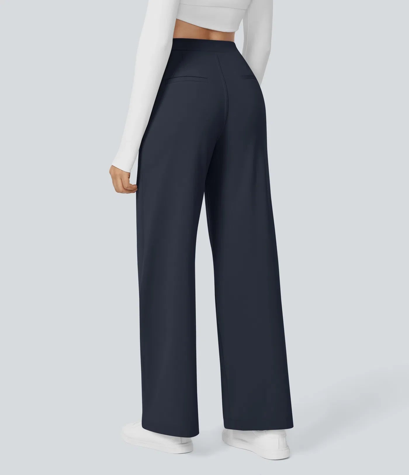 Pantalon tailleur ALERA Flex™ DayStretch à taille haute, coupe droite, avec poches pratiques.