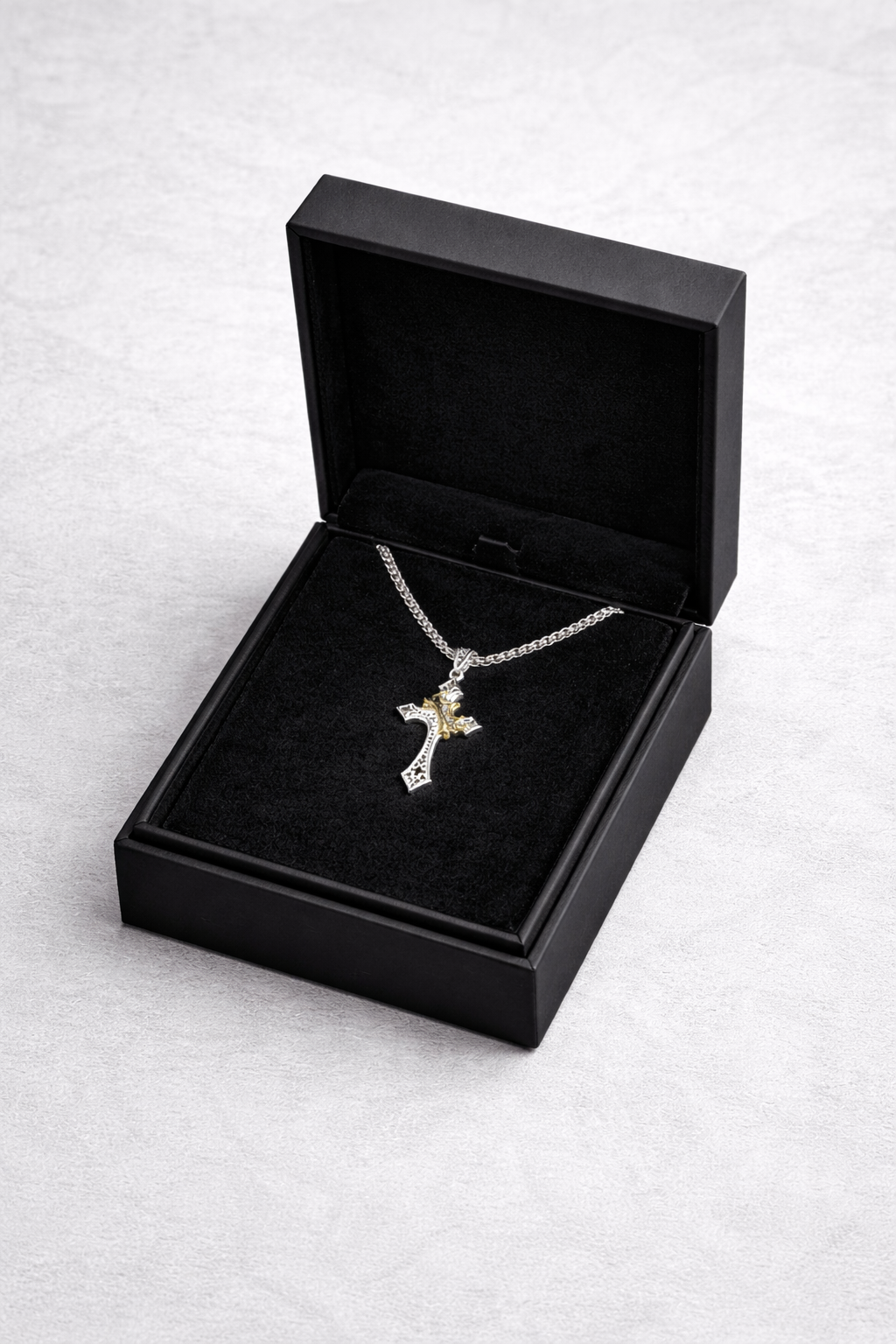 Vintage collana con croce a corona