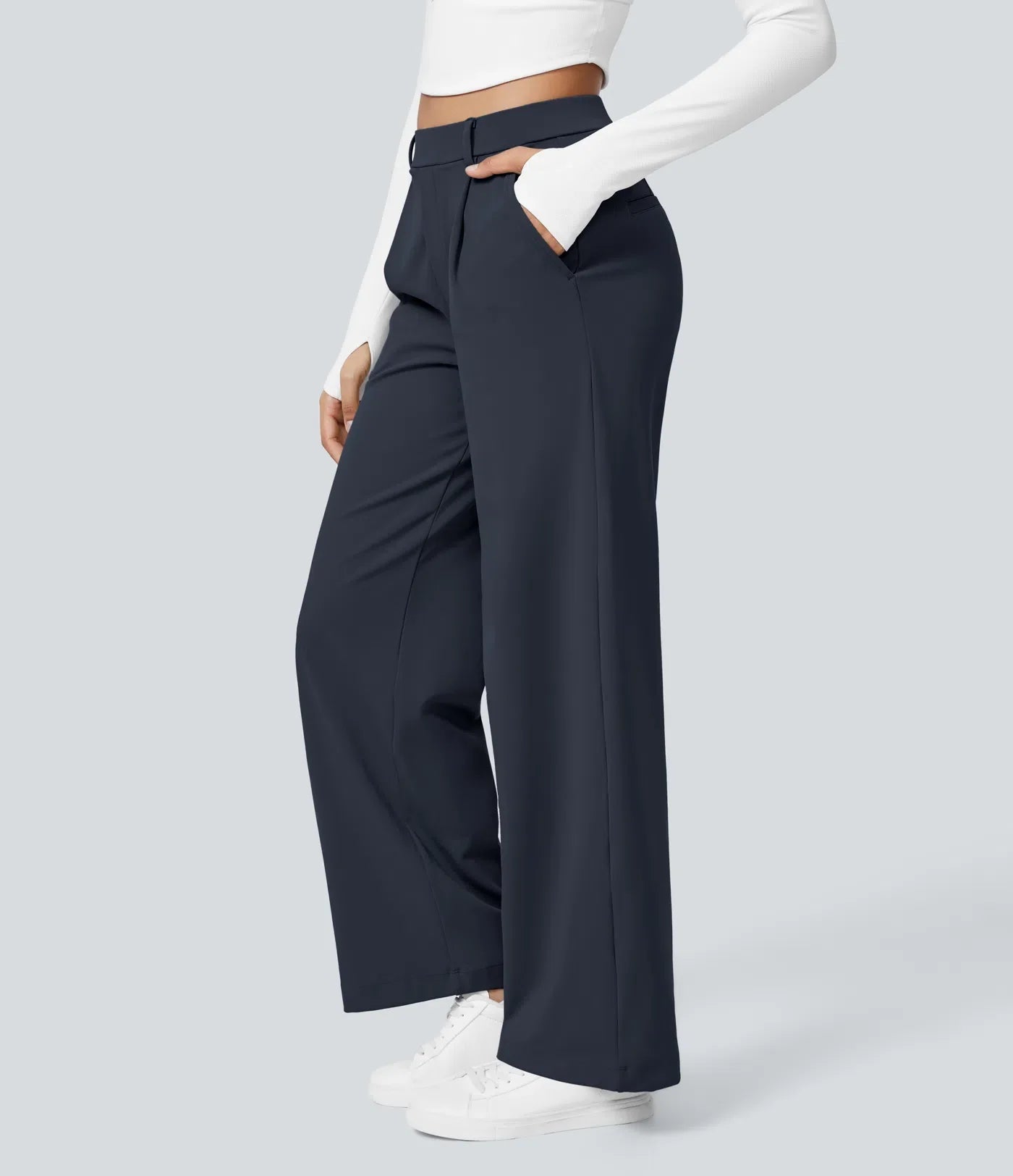 Pantalon tailleur ALERA Flex™ DayStretch à taille haute, coupe droite, avec poches pratiques.