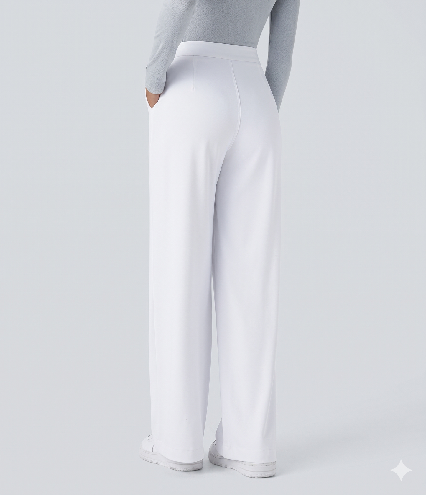 Pantalon tailleur ALERA Flex™ DayStretch à taille haute, coupe droite, avec poches pratiques.