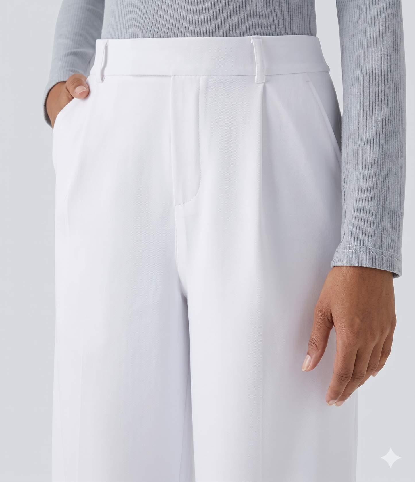 Pantalon tailleur ALERA Flex™ DayStretch à taille haute, coupe droite, avec poches pratiques.